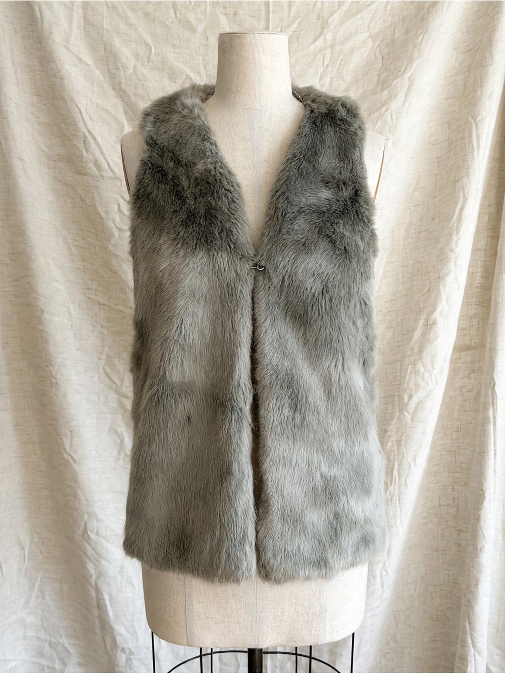 Gray Faux Fur Vest Cozy Fleece Lined Boho Boutique Fall Winter M L